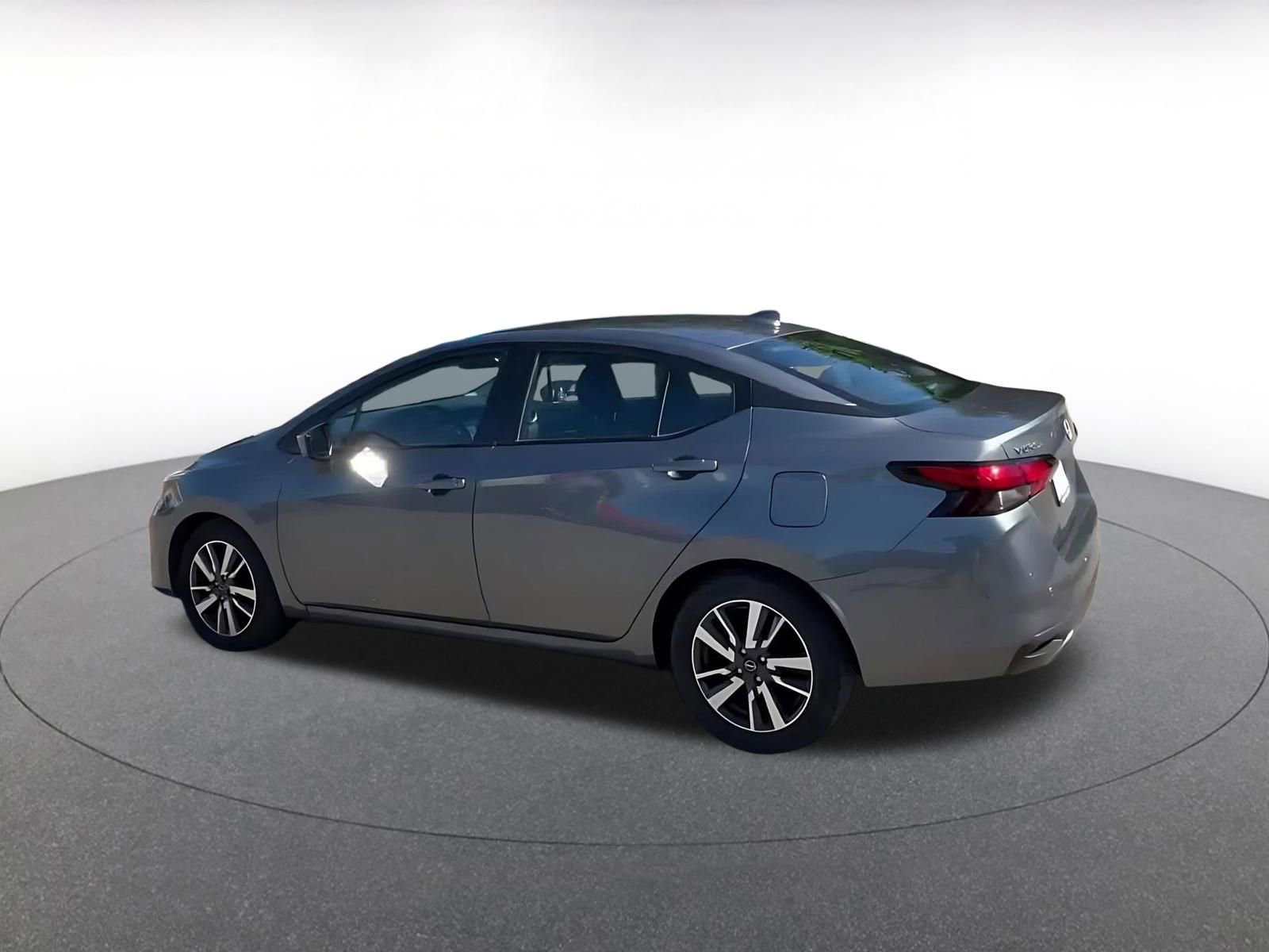 Used 2025 Nissan Versa SV FWD image 10