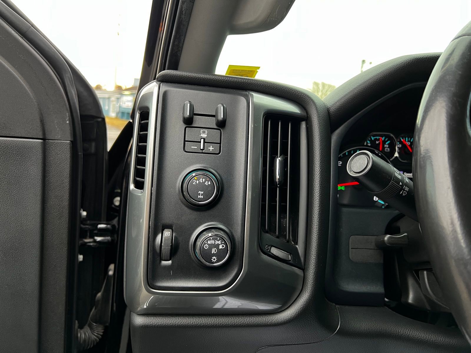 Used 2018 Chevrolet Silverado 2500 LT w/ All Star Edition image 10
