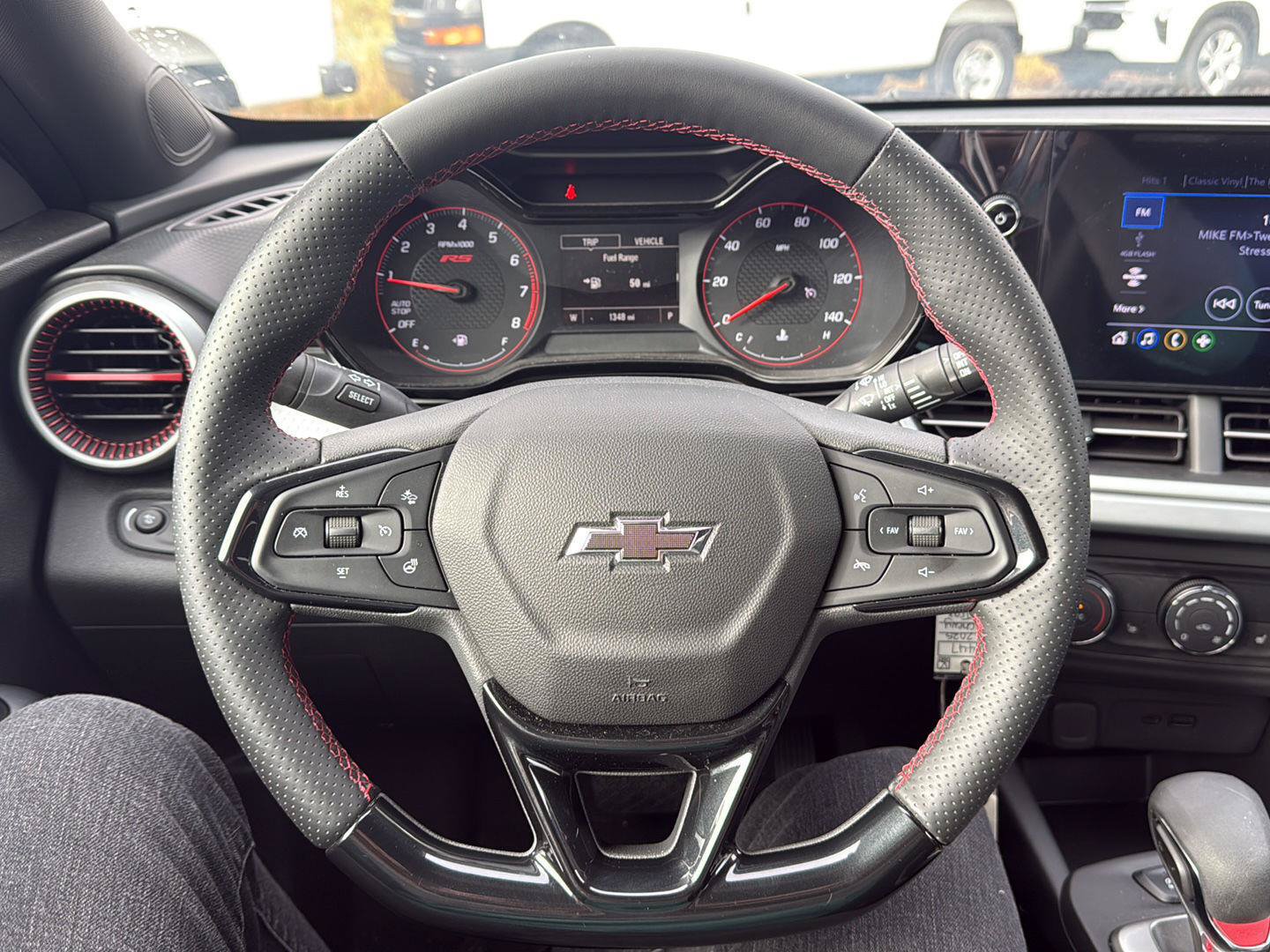 Used 2025 Chevrolet Trax RS FWD image 17