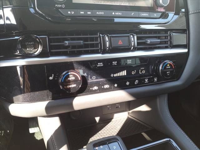 New 2025 Nissan Pathfinder SV image 12