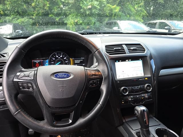 Used 2019 Ford Explorer XLT w/ Equipment Group 202A FWD image 15