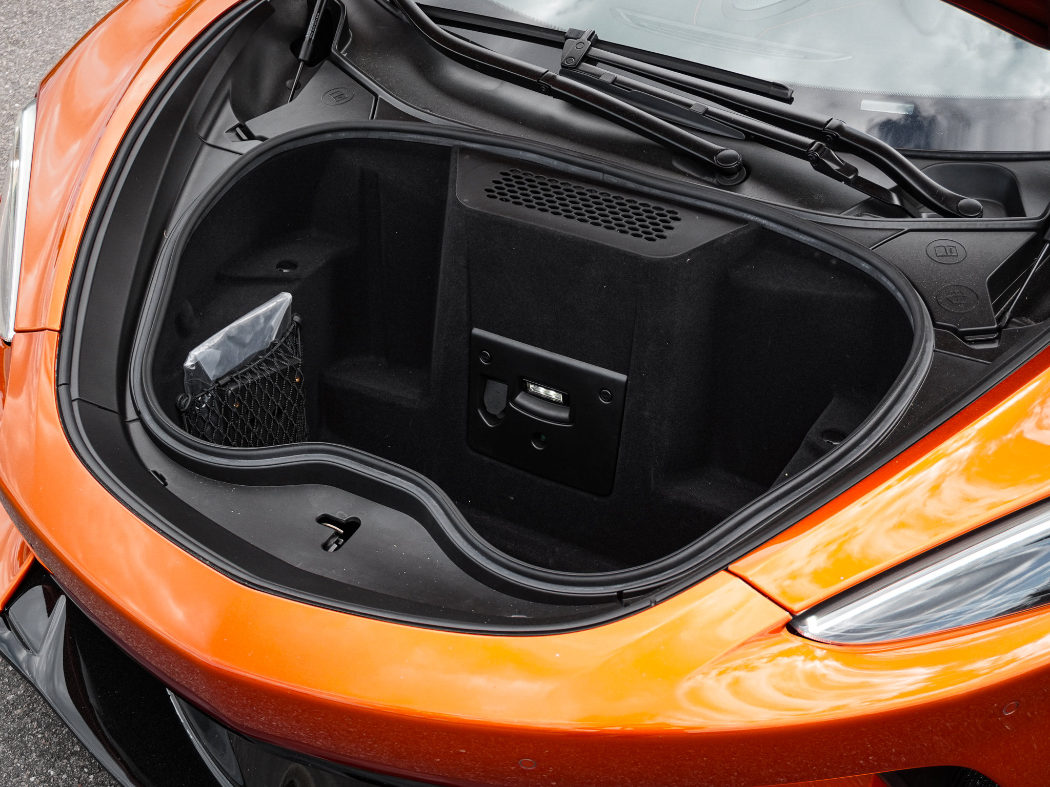 Used 2022 McLaren GT RWD image 37