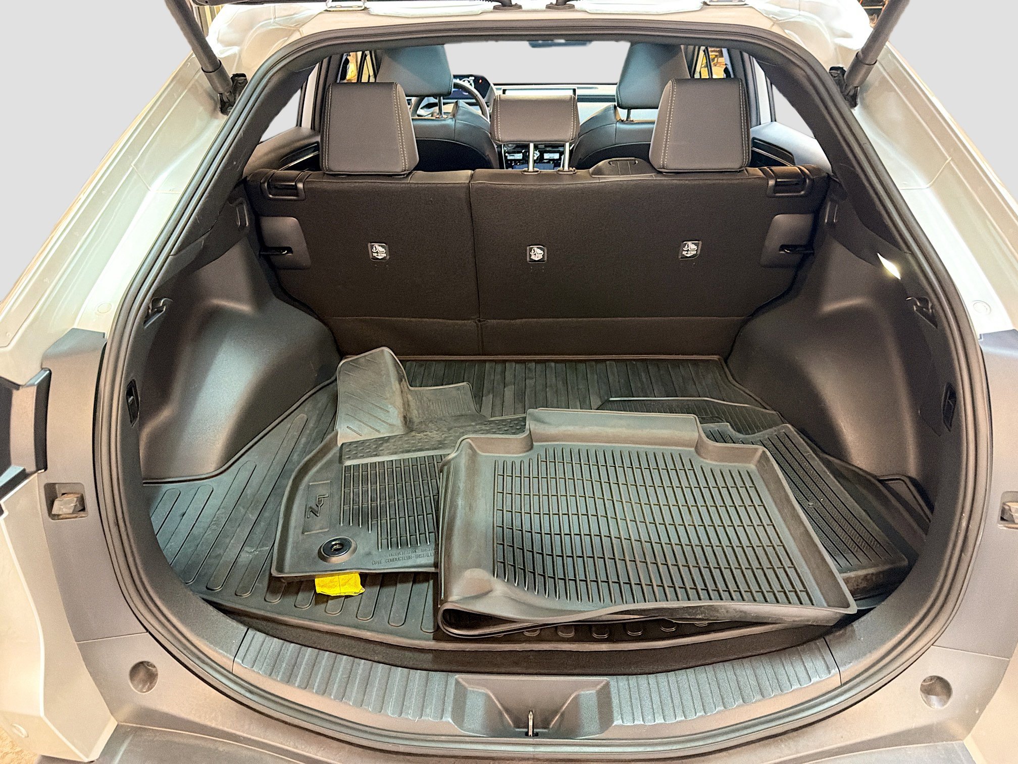 Used 2025 Toyota bZ4X XLE image 31