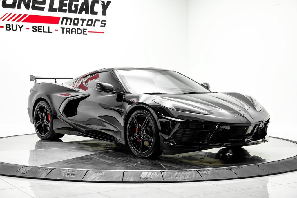 Used 2021 Chevrolet Corvette Stingray Premium Cpe w/ Engine Appearance Package RWD image 4