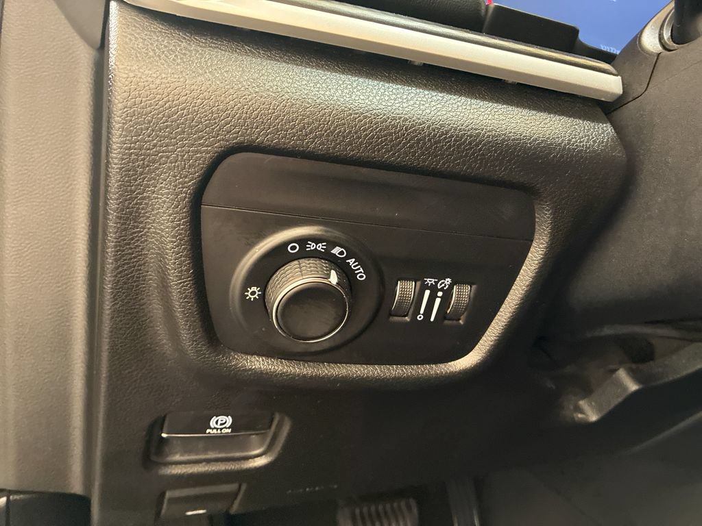Used 2023 Jeep Grand Cherokee Altitude AWD/4WD image 26