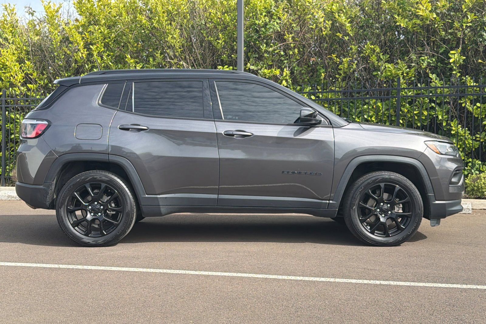 Used 2022 Jeep Compass Altitude w/ Convenience Group image 3