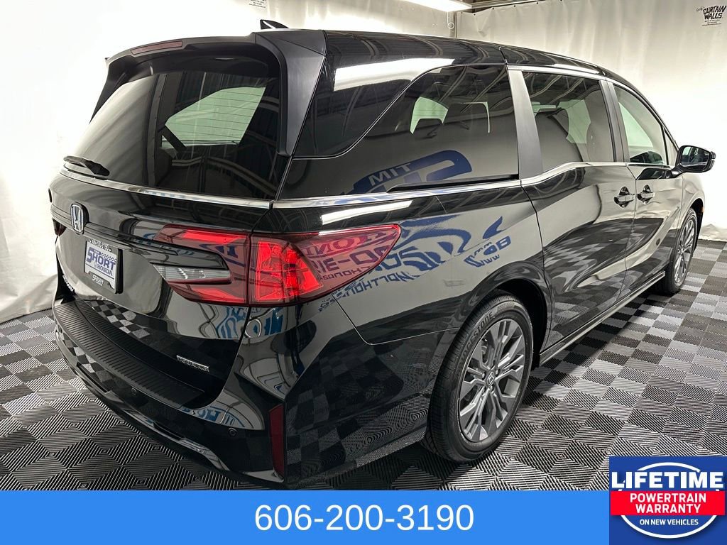 New 2026 Honda Odyssey Touring image 4