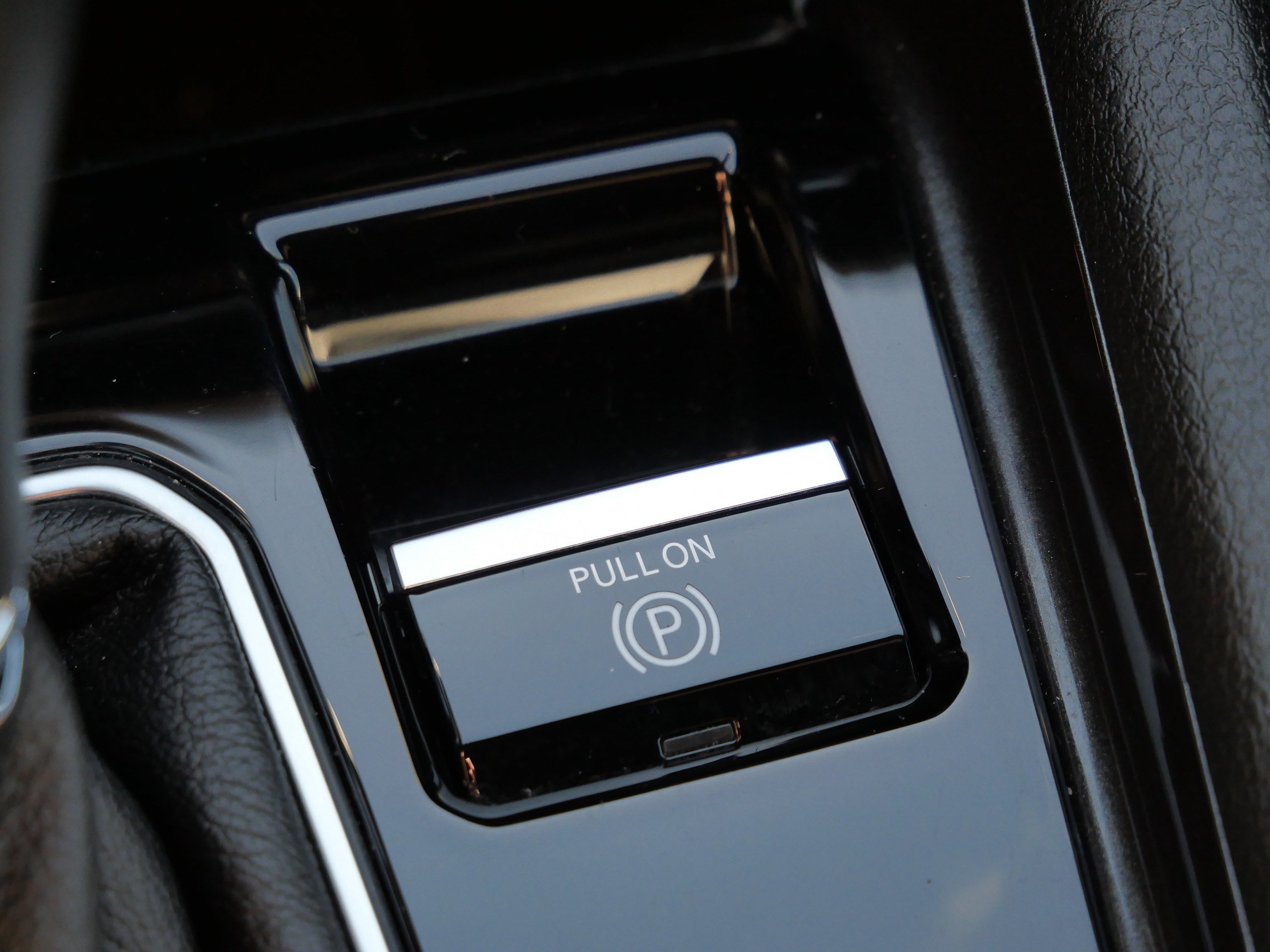 Used 2024 Jeep Compass Latitude image 29