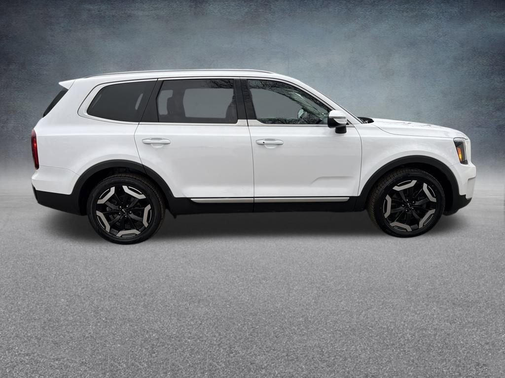Used 2023 Kia Telluride S w/ S Sunroof Package image 8