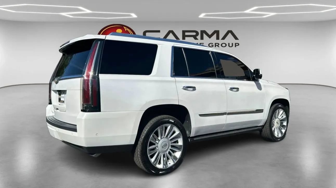 Used 2017 Cadillac Escalade Platinum RWD image 5
