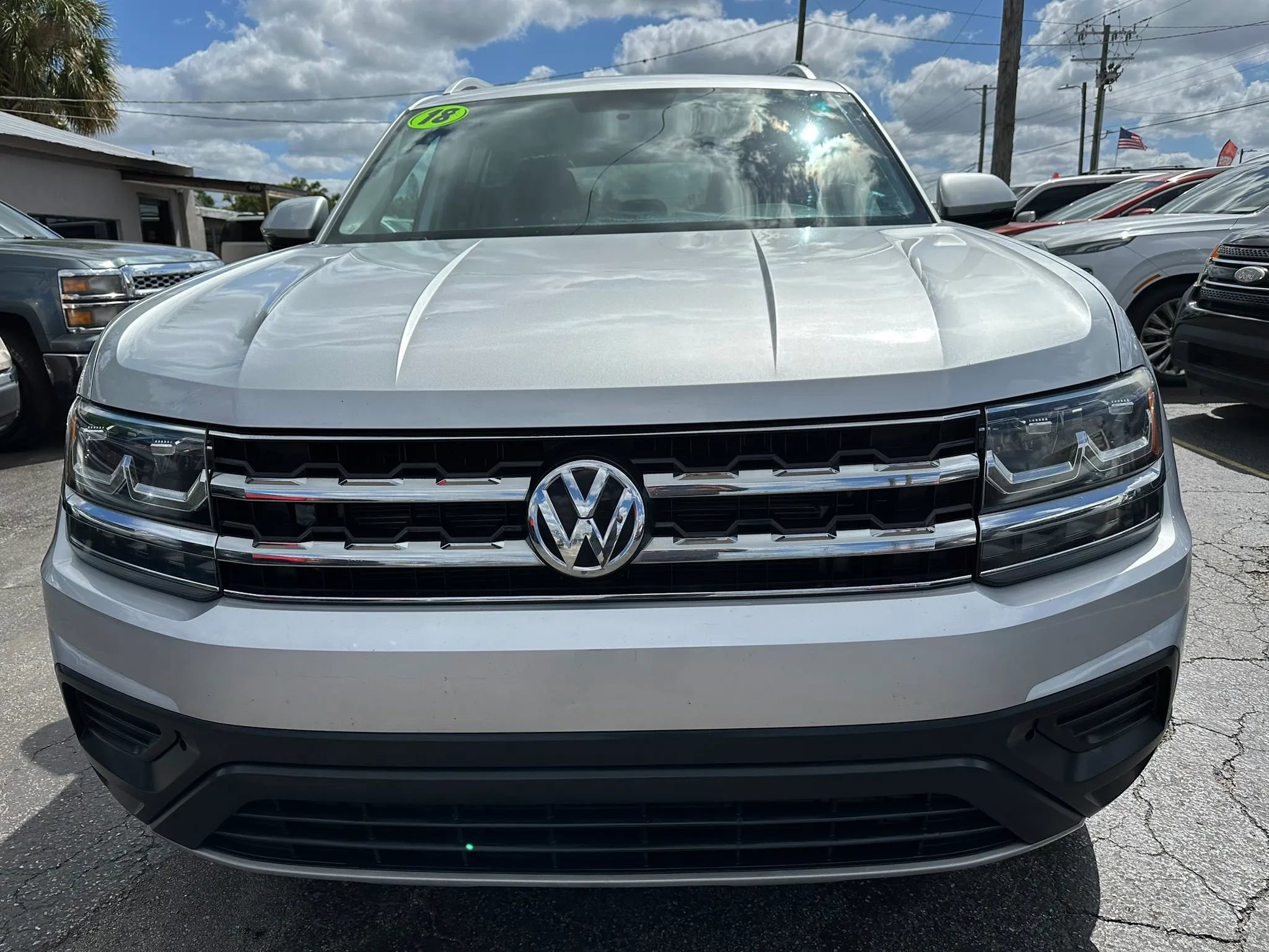 Used 2018 Volkswagen Atlas Launch Edition FWD image 3