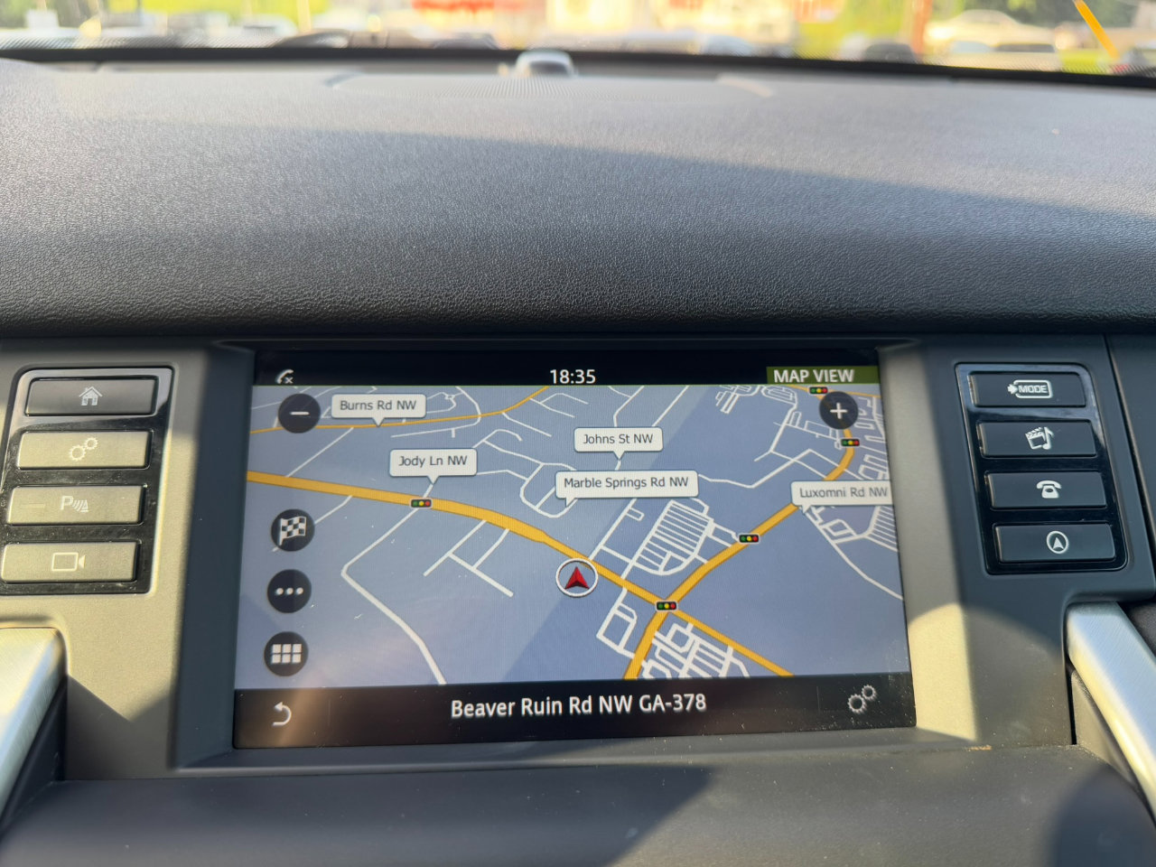 Used 2018 Land Rover Discovery Sport HSE image 18