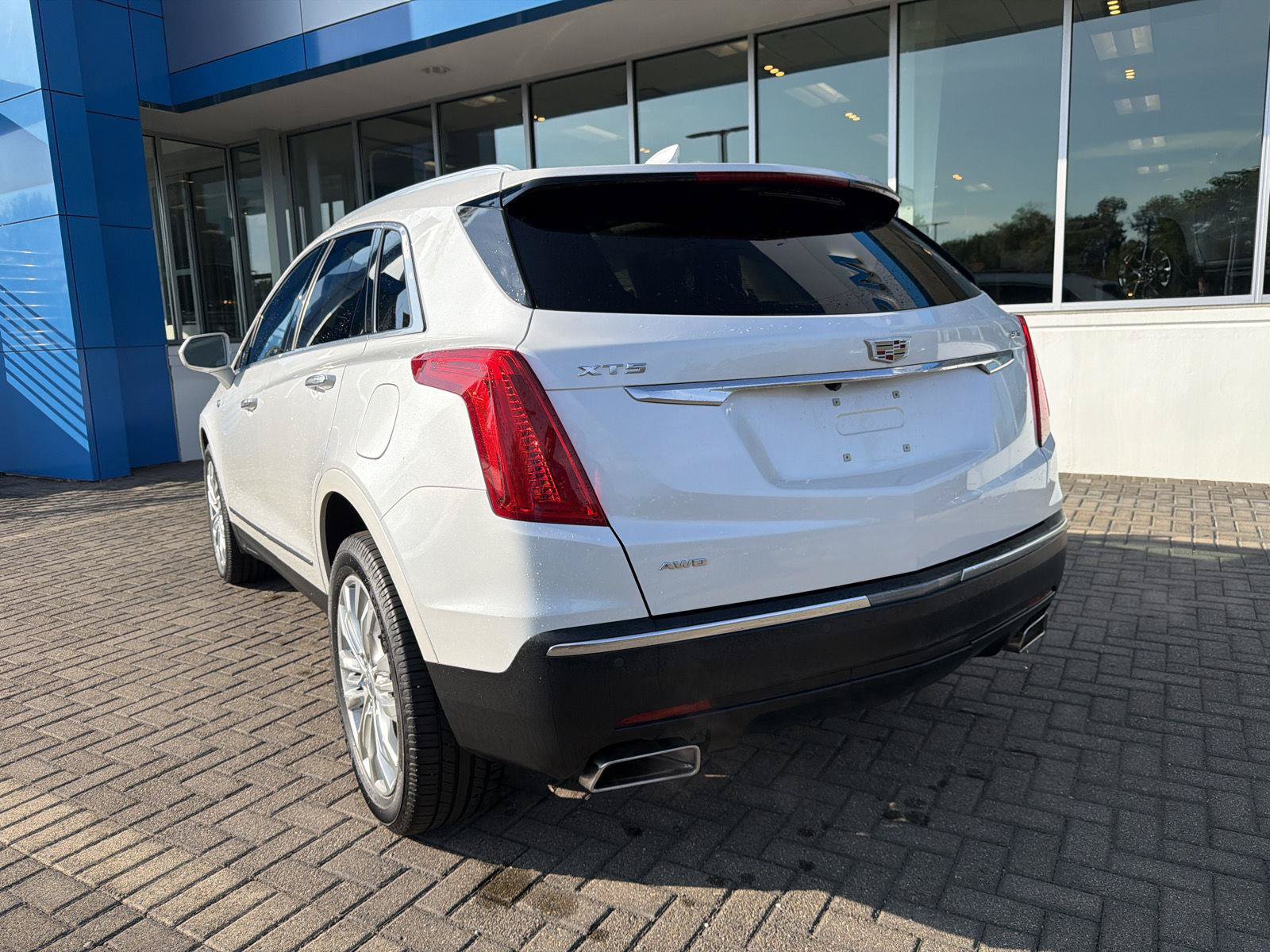 Used 2019 Cadillac XT5 Premium Luxury AWD/4WD image 3