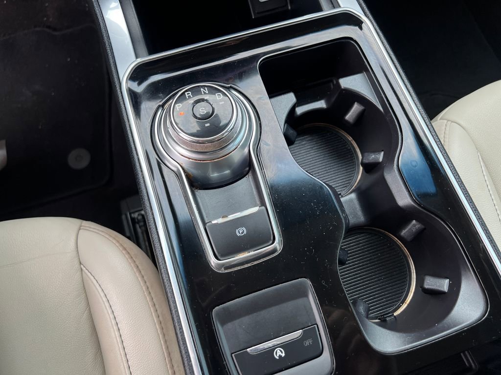 Used 2019 Ford Edge Titanium image 24