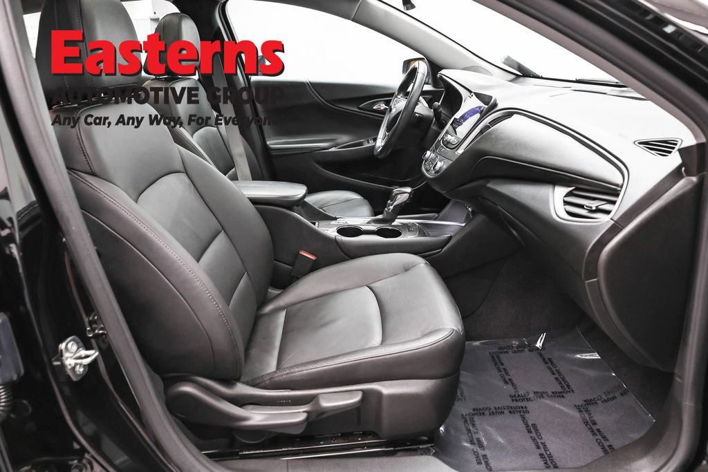 Used 2022 Chevrolet Malibu LT w/ Leather Package FWD image 24