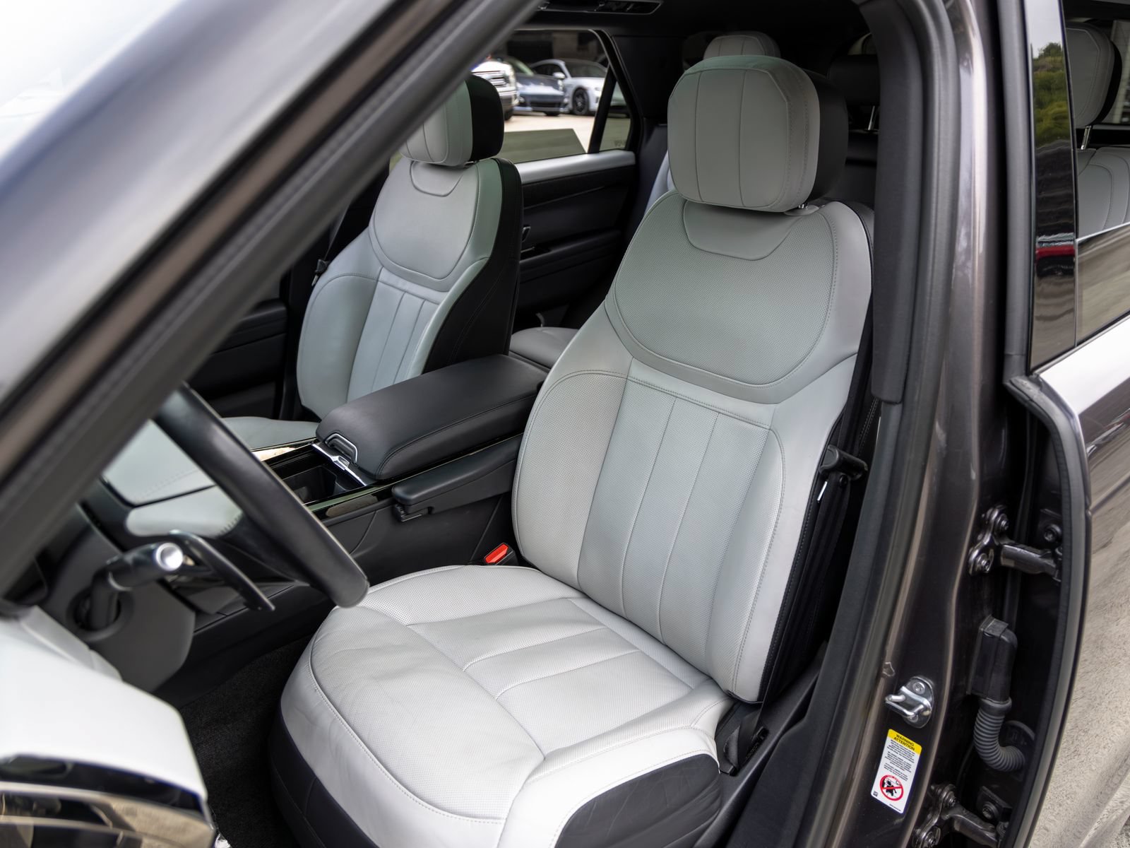 Used 2024 Land Rover Range Rover Sport Dynamic SE AWD/4WD image 5