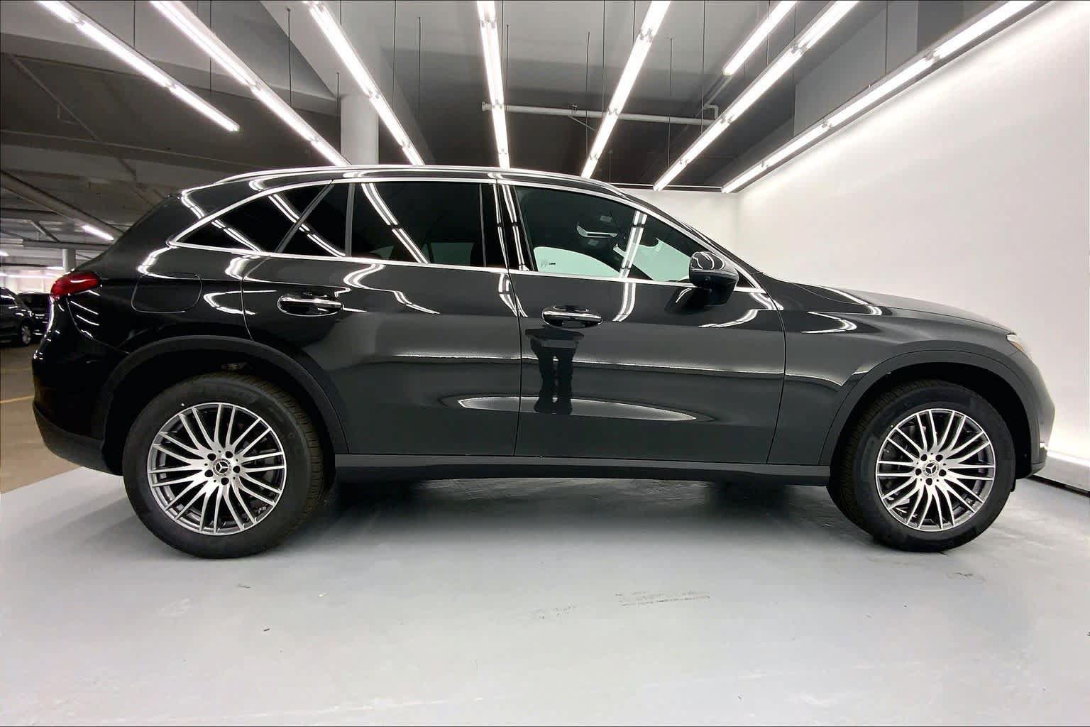 New 2026 Mercedes-Benz GLC 300 image 9