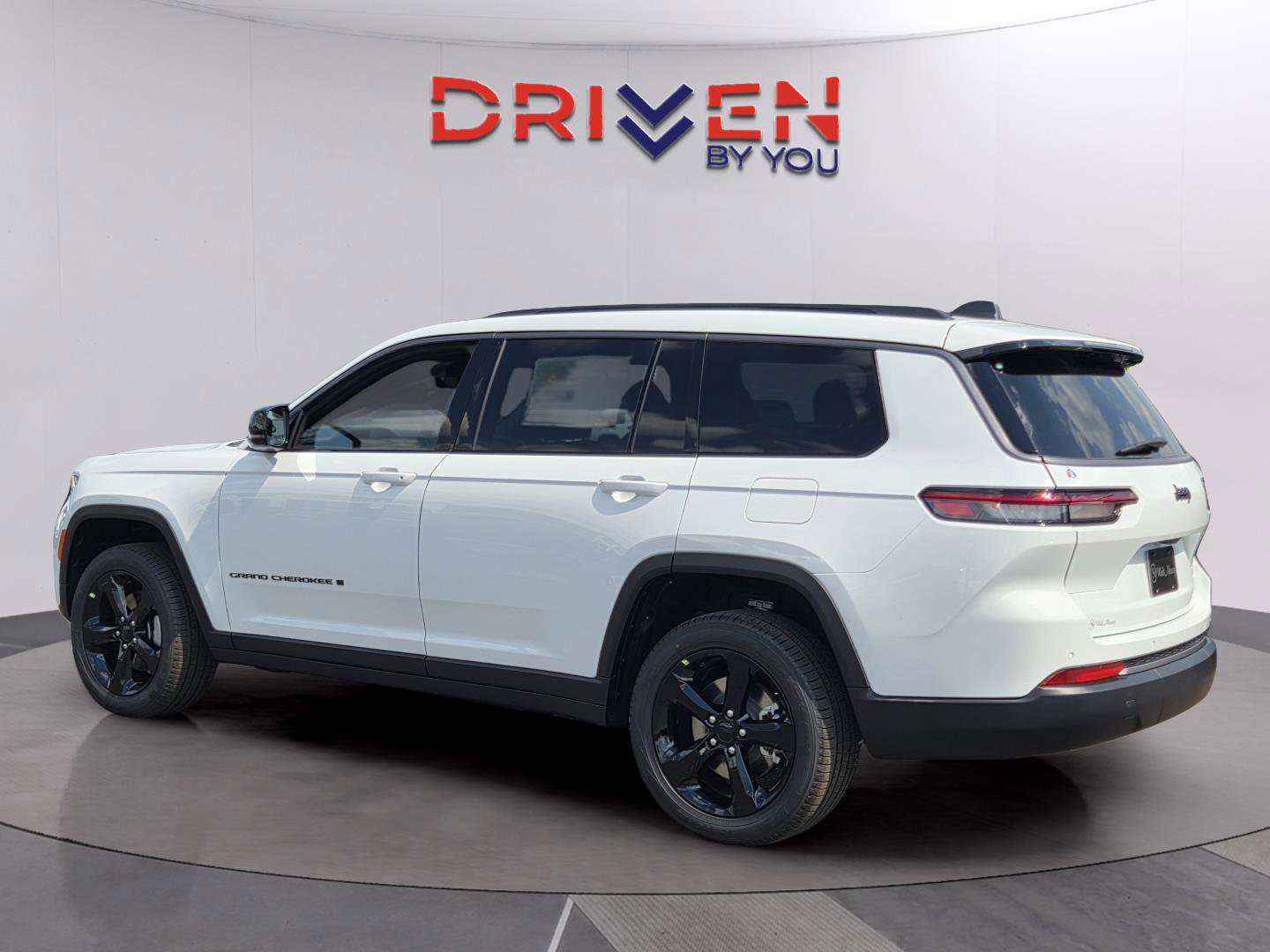 New 2026 Jeep Grand Cherokee L Limited image 3