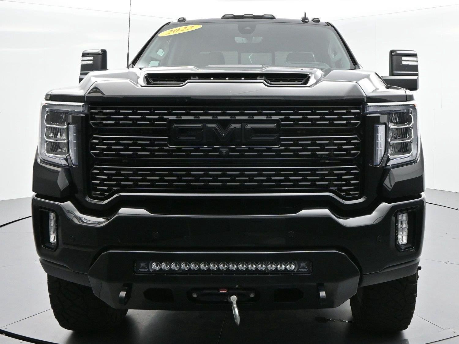 Used 2022 GMC Sierra 3500 Denali w/ Denali Ultimate Package AWD/4WD image 2
