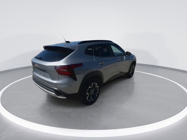 Used 2024 Chevrolet Trax LT w/ Driver Confidence Package FWD image 10