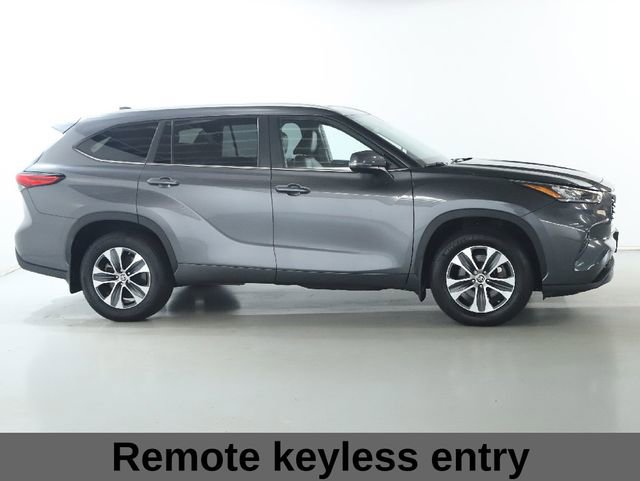 Used 2023 Toyota Highlander Limited image 13