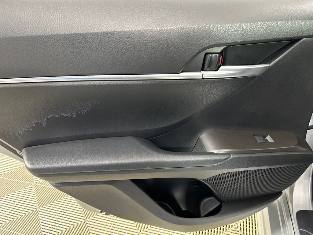 Used 2024 Toyota Camry SE image 15