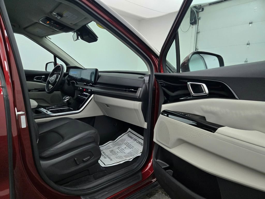 Used 2024 Kia Carnival SX image 29
