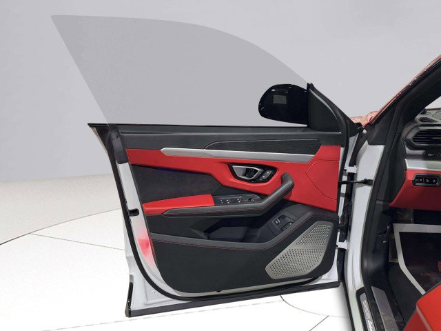 Used 2019 Lamborghini Urus image 25