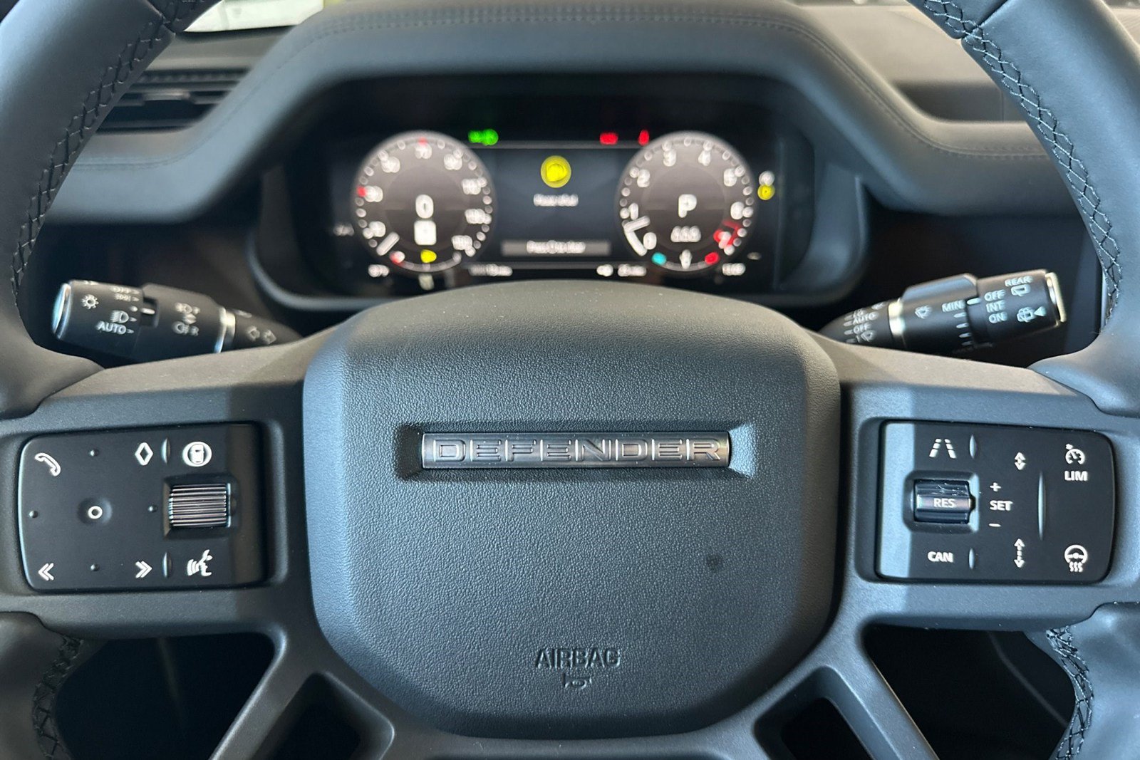 New 2026 Land Rover Defender 110 X-Dynamic SE AWD/4WD image 17