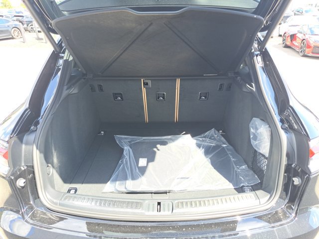 New 2026 Porsche Macan image 15