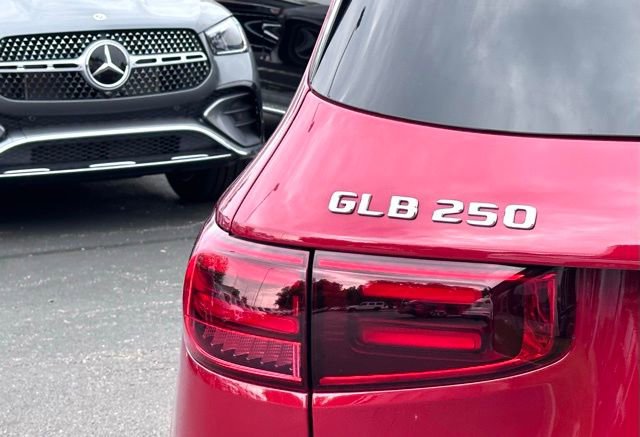 New 2026 Mercedes-Benz GLB 250 4MATIC image 9