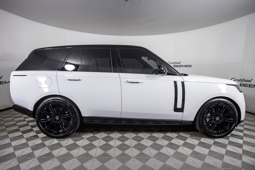 Used 2025 Land Rover Range Rover SE image 4