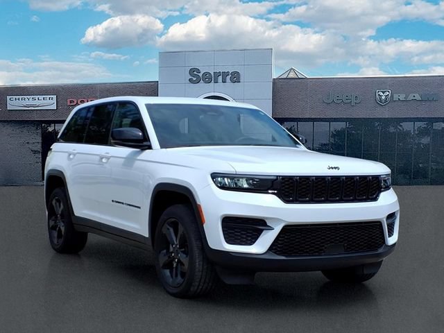 Used 2023 Jeep Grand Cherokee Altitude AWD/4WD image 1
