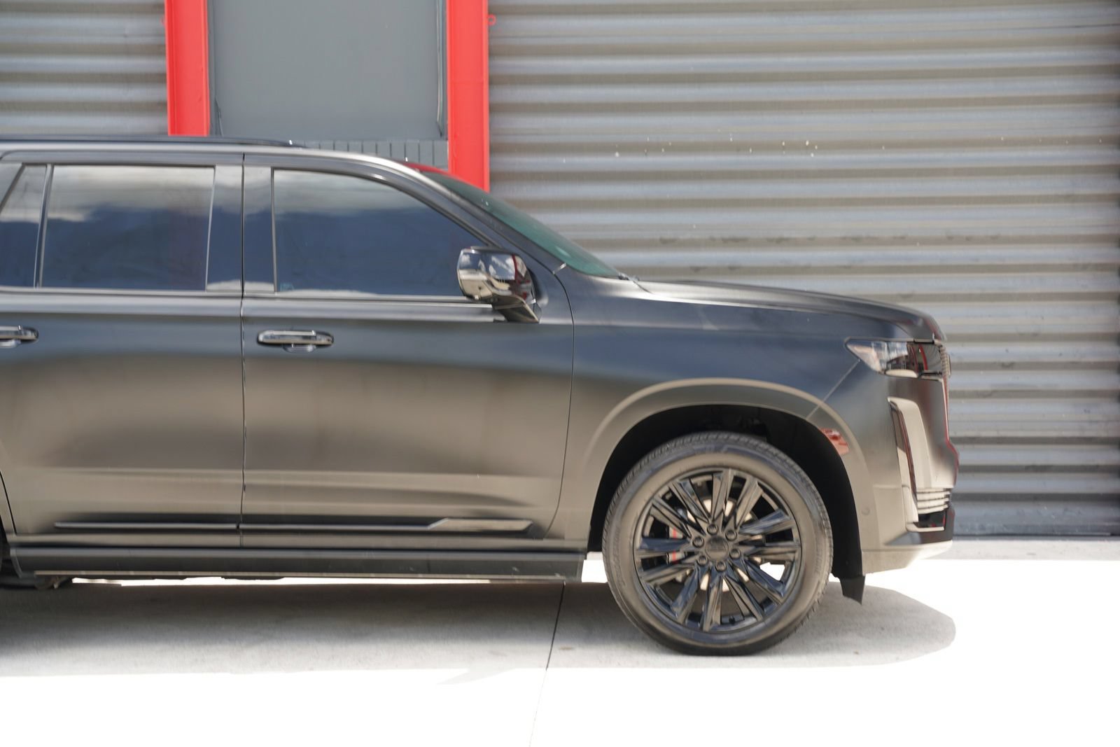 Used 2023 Cadillac Escalade Sport Platinum RWD image 4