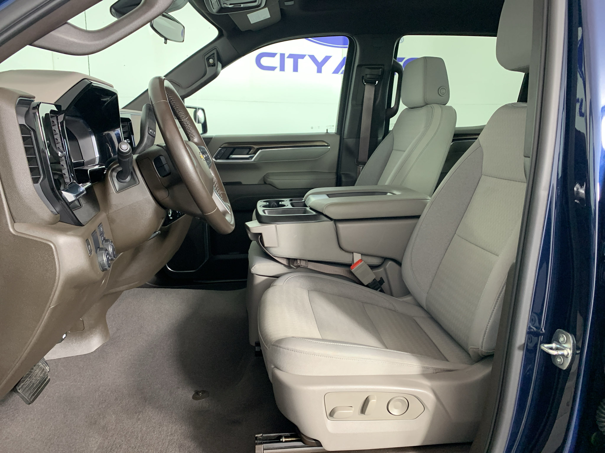 Used 2023 Chevrolet Silverado 1500 LT RWD image 14