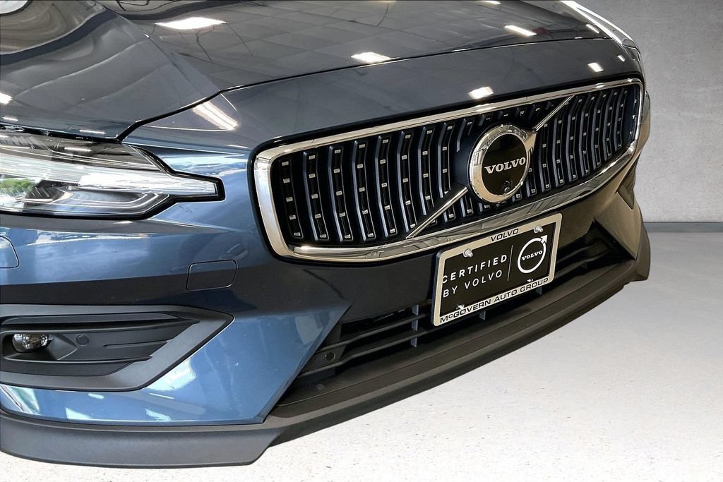 Certified 2025 Volvo V60 B5 Cross Country Ultra AWD/4WD image 34