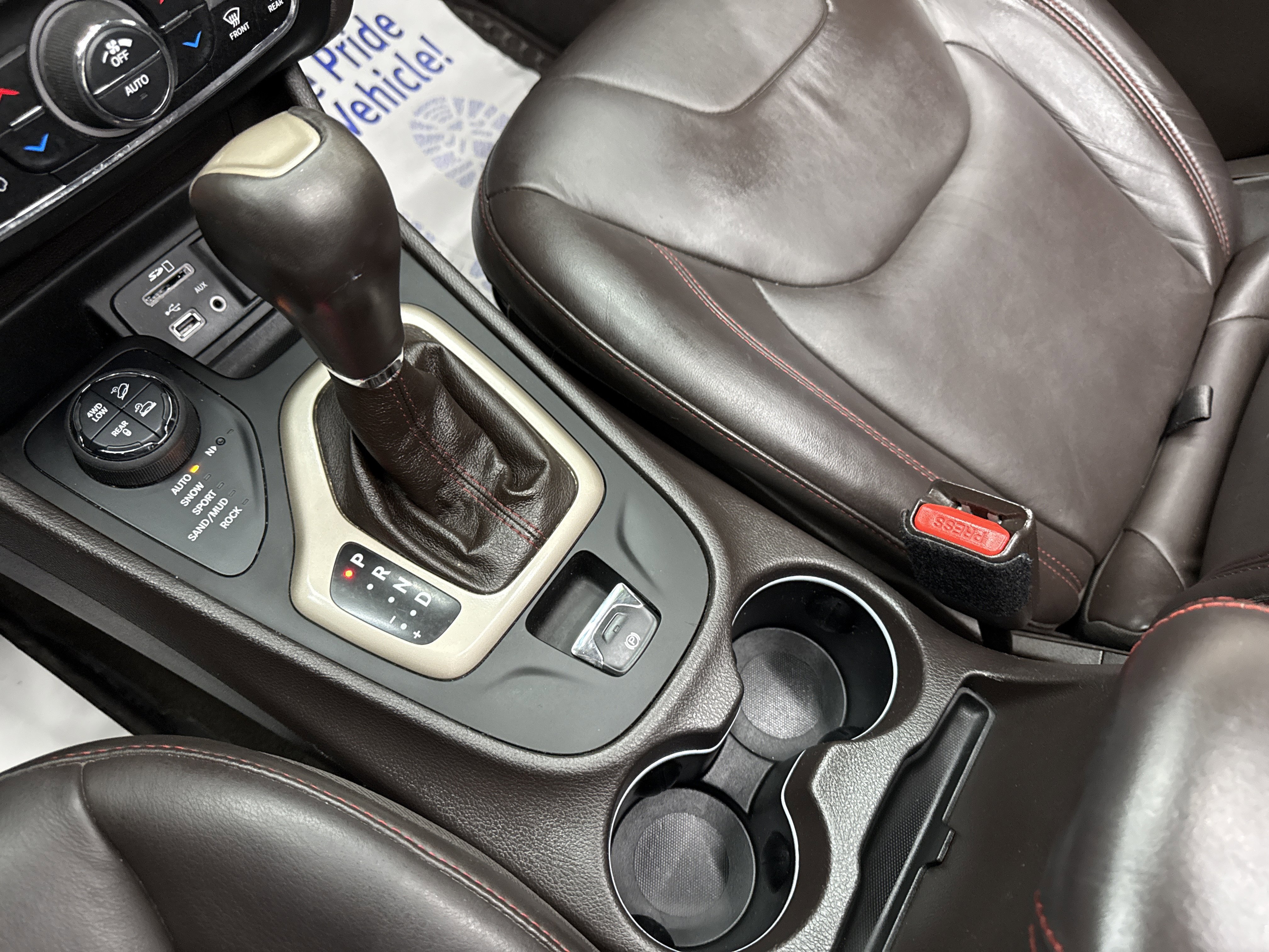 Used 2014 Jeep Cherokee Trailhawk w/ Technology Group image 25