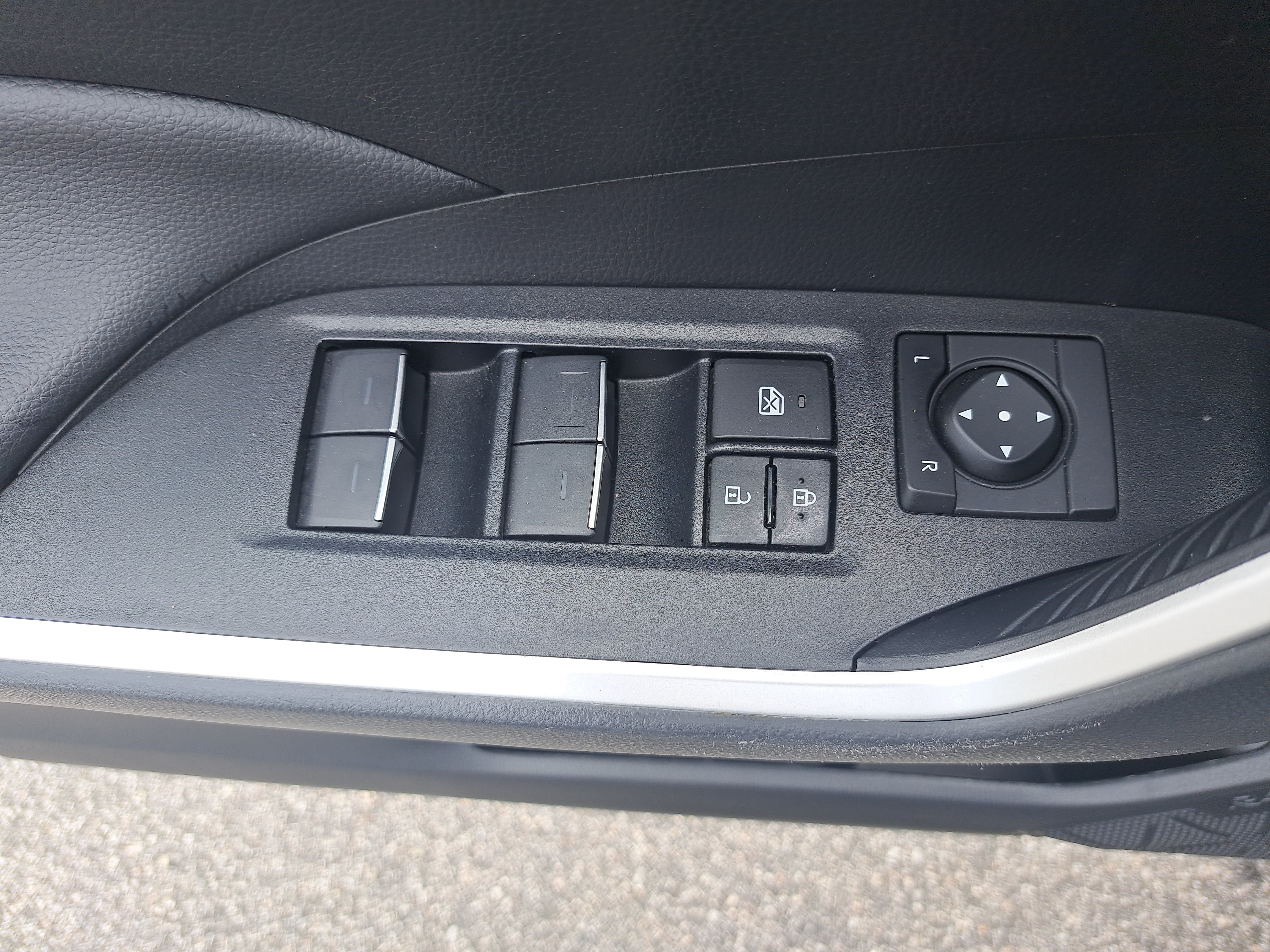 Used 2023 Toyota RAV4 XLE w/ Convenience Package AWD/4WD image 28