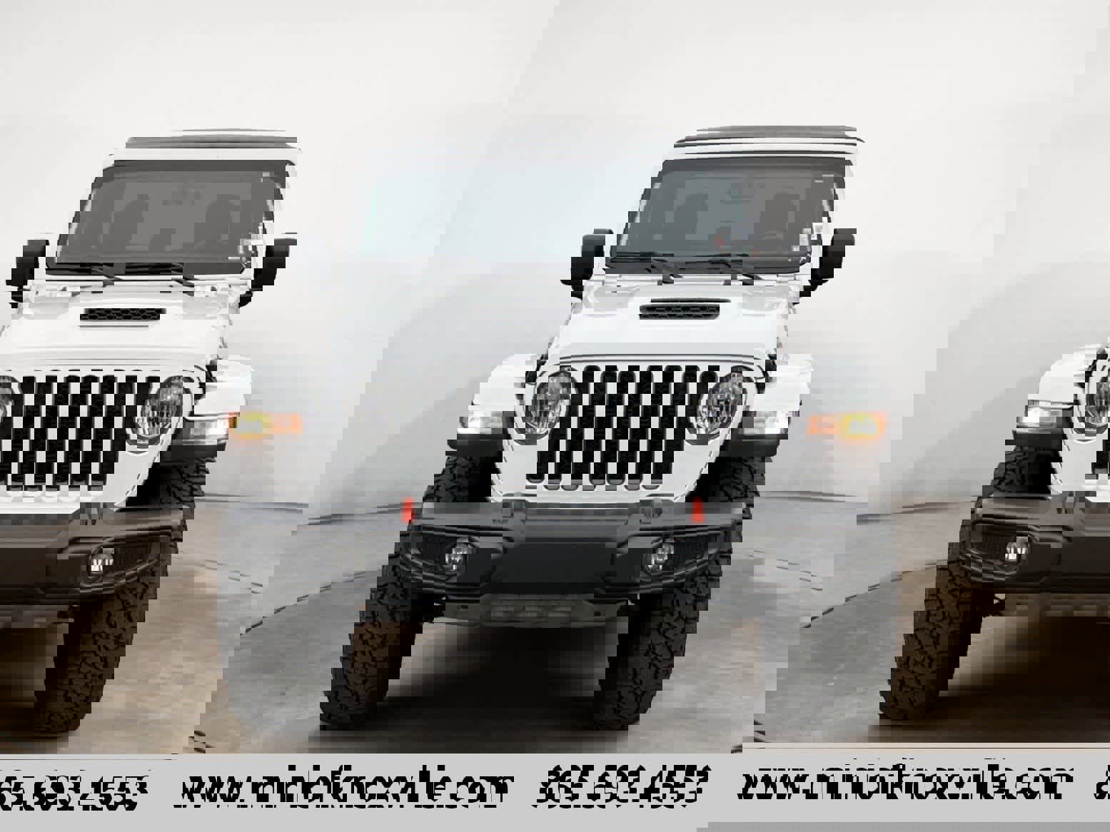 Used 2023 Jeep Gladiator Mojave w/ Cold Weather Group image 8