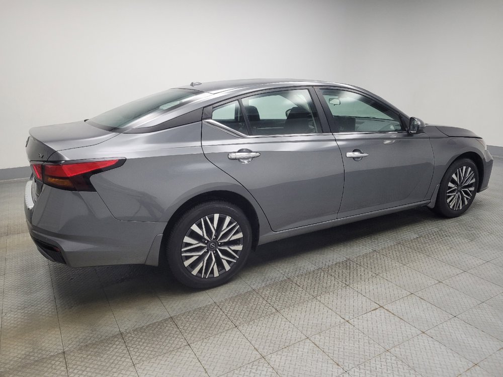 Used 2023 Nissan Altima 2.5 SV w/ SV Premium Package image 10