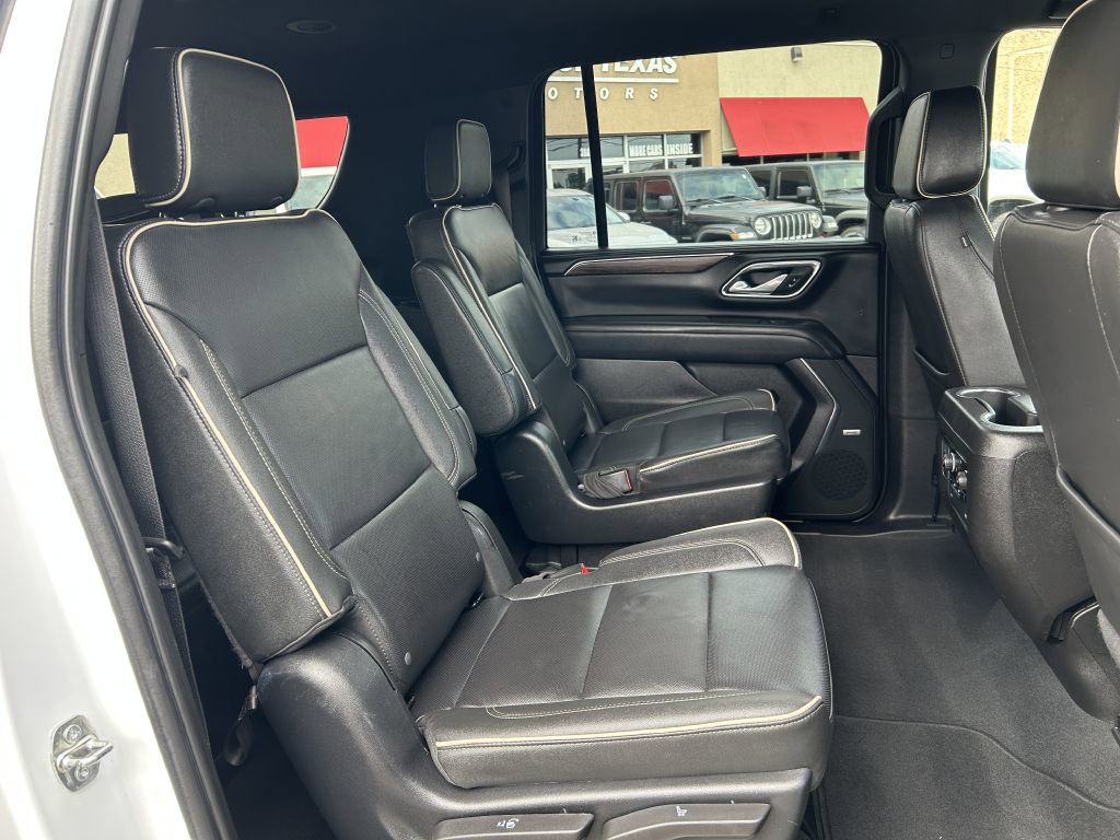 Used 2023 Chevrolet Suburban Premier image 24