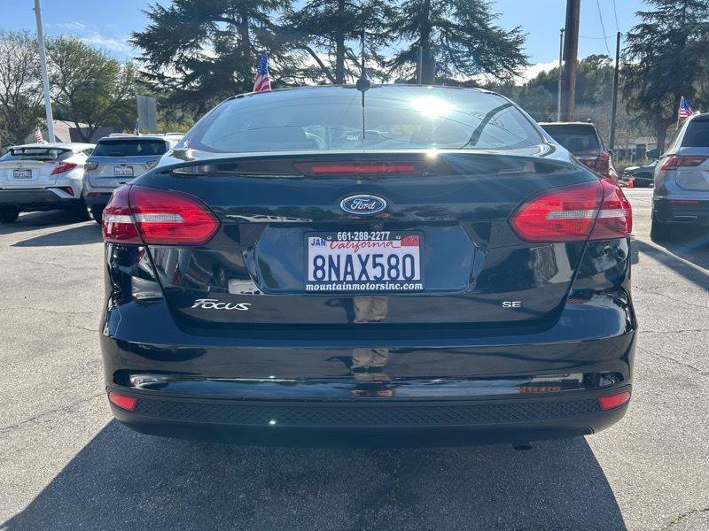 Used 2017 Ford Focus SE image 4