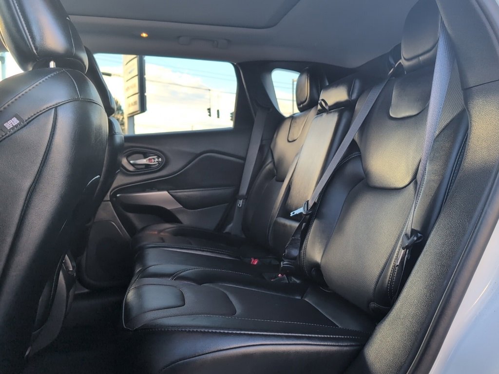 Used 2022 Jeep Cherokee Limited image 19