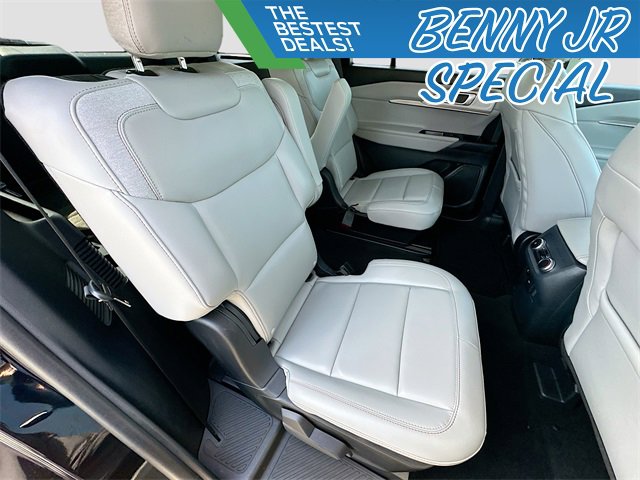 Used 2025 Ford Explorer Active w/ Active Comfort Package image 26
