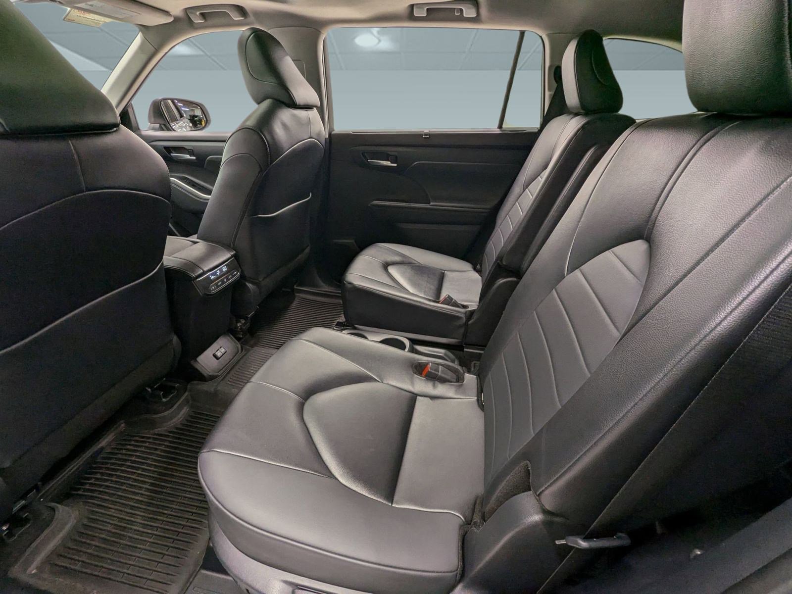 Used 2025 Toyota Highlander XLE image 20