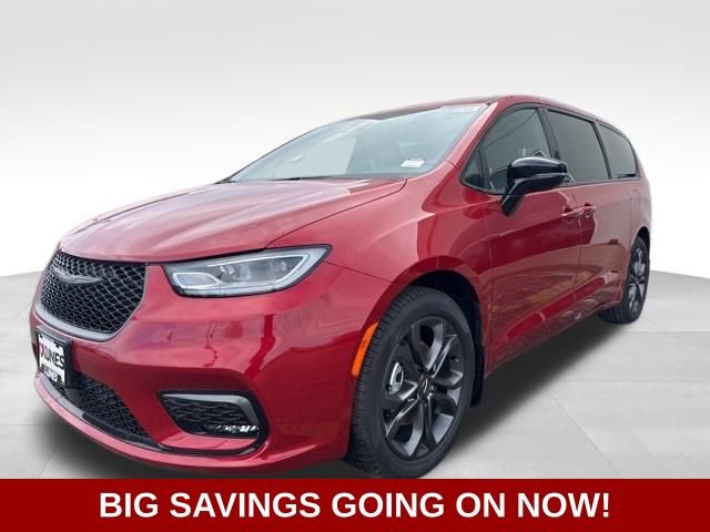 New 2026 Chrysler Pacifica Select w/ S Appearance Package image 5