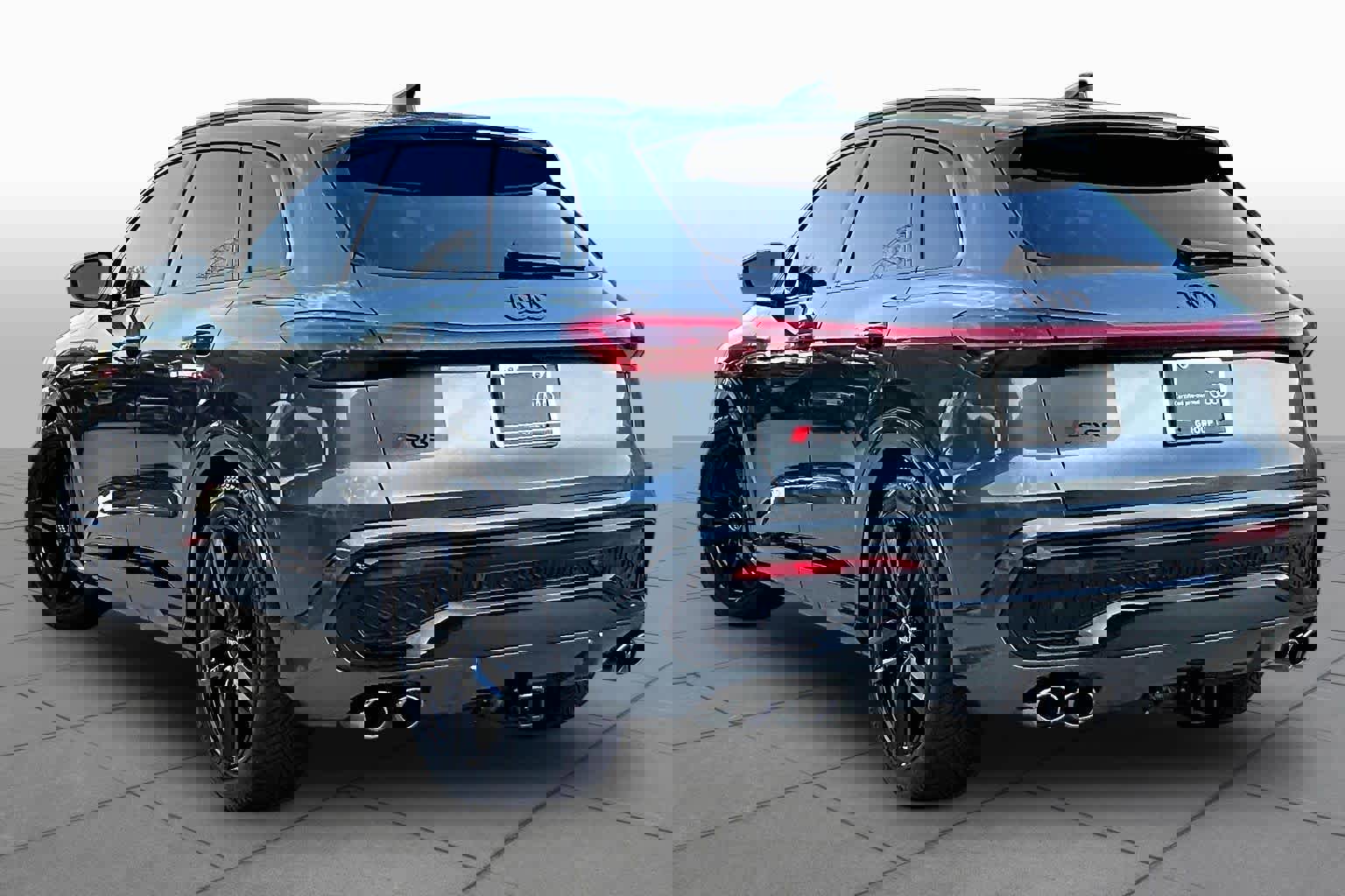 Used 2025 Audi SQ5 Premium Plus w/ Premium Plus Package image 11