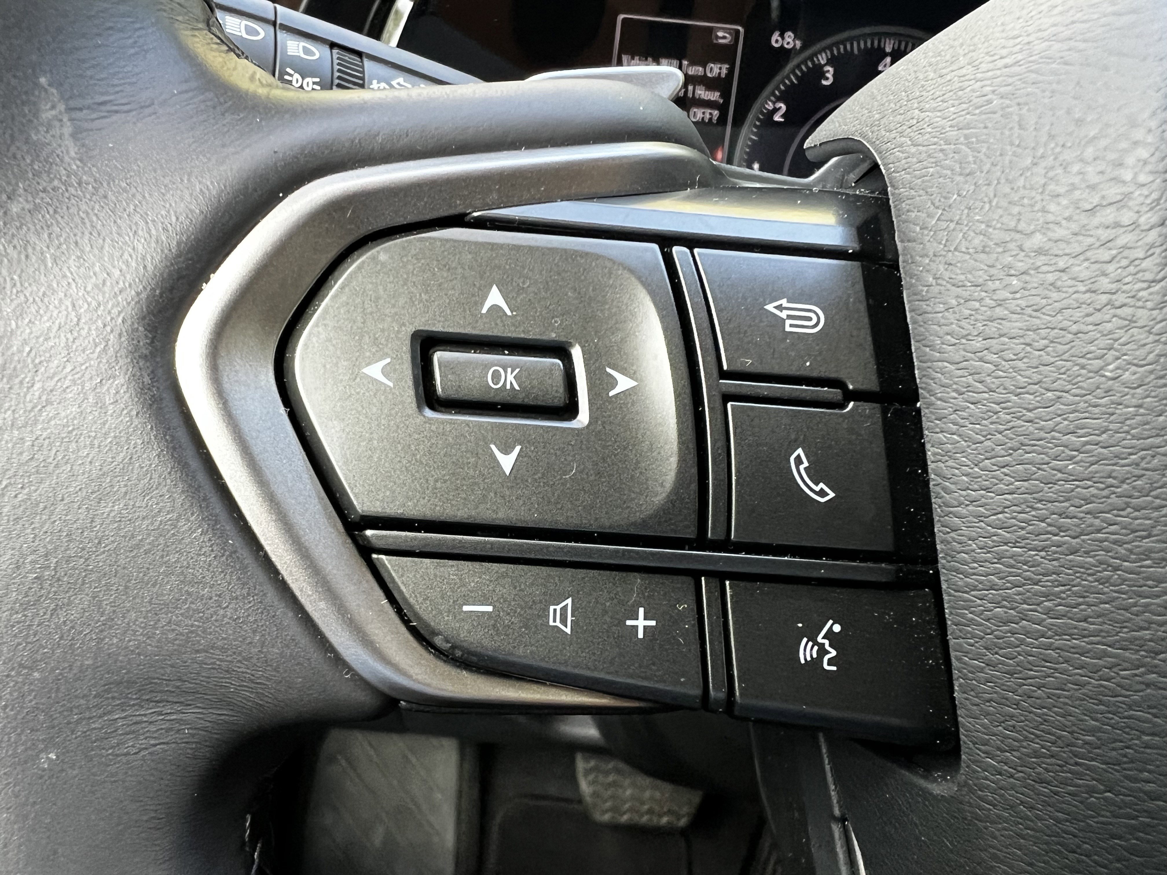 Used 2025 Lexus NX 250 FWD w/ Towing Package (2000 Lbs) image 17