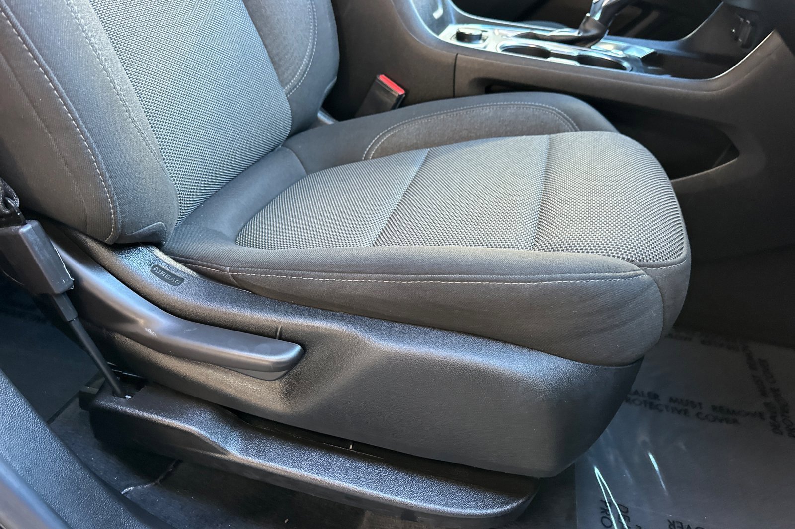 Used 2023 Chevrolet Traverse LT image 24