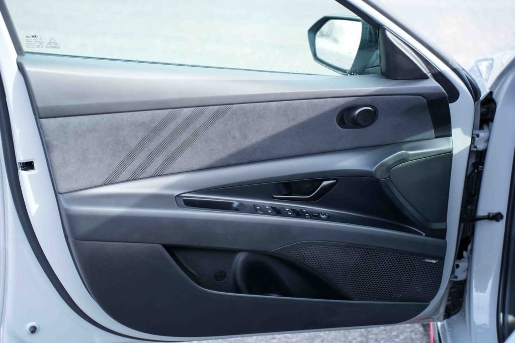 Used 2025 Hyundai Elantra N image 20